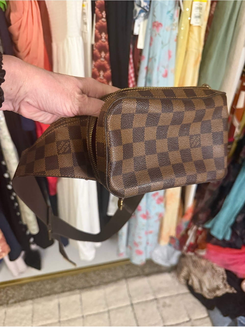 LOUIS VUITTON 💕LV DAMIER BUM BAG💕💕💕authentic - Picture 2 of 9